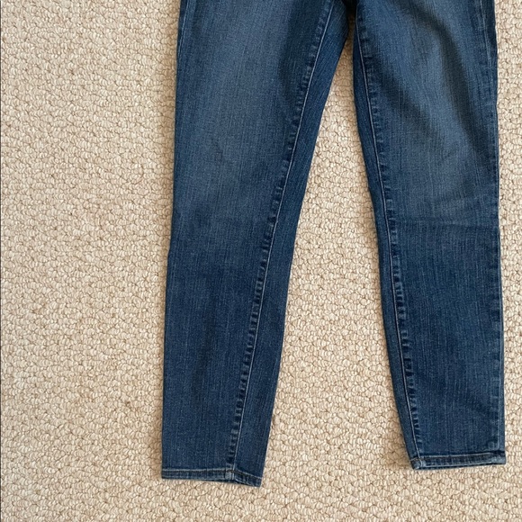 J BRAND DENIM Midrise Jean Capri in Aruba - Picture 5 of 12